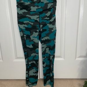 Lululemon Base Pace HR Crop 23”